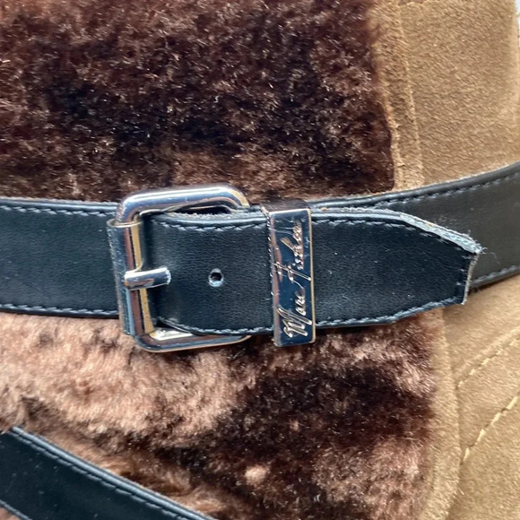 Marc Fisher winter women’s boots size 11 check them out very nice thanks 🙏 - Picture 4 of 9